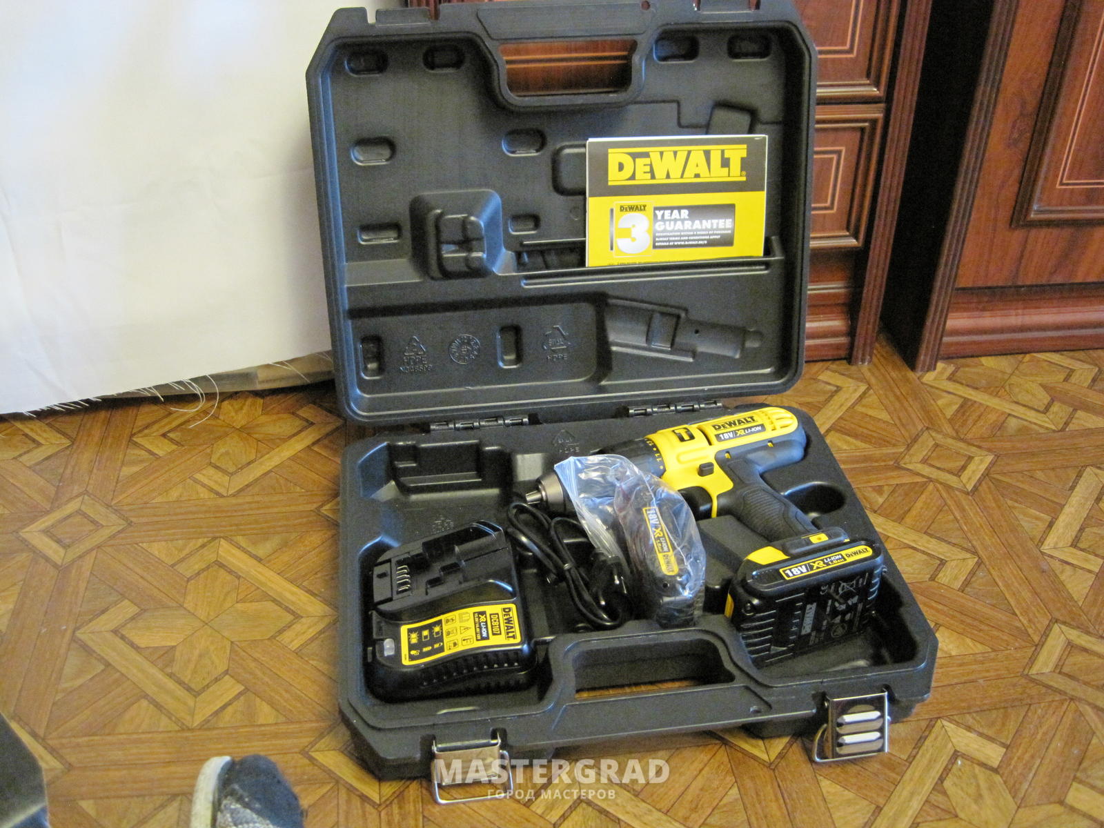 Ударная дрель-шуруповерт Dewalt DCD776S2 купить за 7800 руб., Чебоксары  Мастер Маркет (Барахолка)