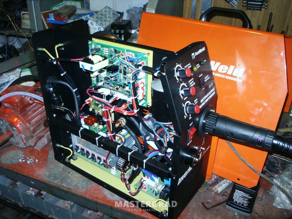 Foxweld uno 207 lcd сварочный полуавтомат. FOXWELD INVERMIG 160 Combi. FOXWELD INVERMIG 205 внутри. Сварочный полуавтомат FOXWELD INVERMIG 205 внутренности.