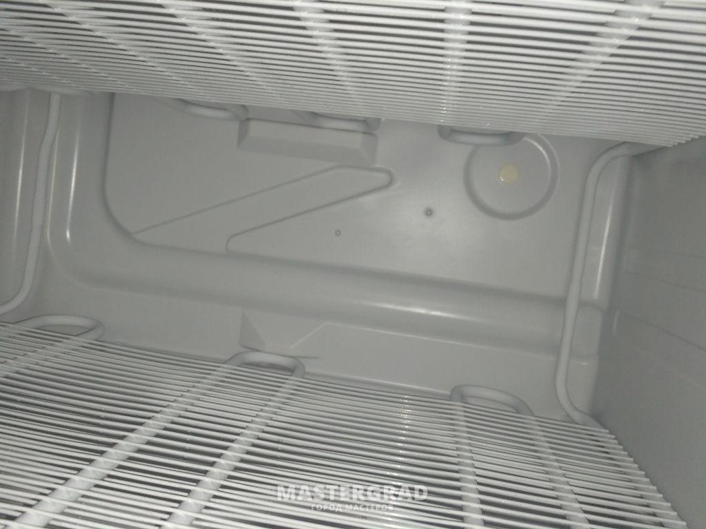 Испаритель холодильника атлант. Атлант КШД 256 испаритель. Испаритель морозильной камеры Атлант. Холодильник Атлант двухкамерный испаритель. Холодильник Атлант МХМ 162 холодильная камера внутри.