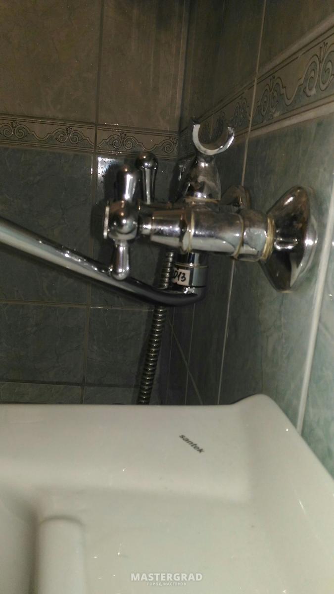 не течет вода из смесителя в ванной